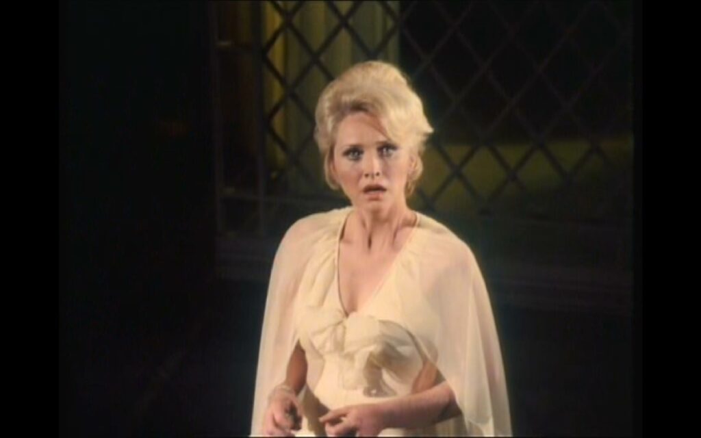 Thriller (S6, E3): Nightmare For A Nightingale REVIEW 2 Susan Flannery sees an unwelcome admirer in the audience, in Thriller: Nightmare For A Nightingale (1975, UK transmission 1976)